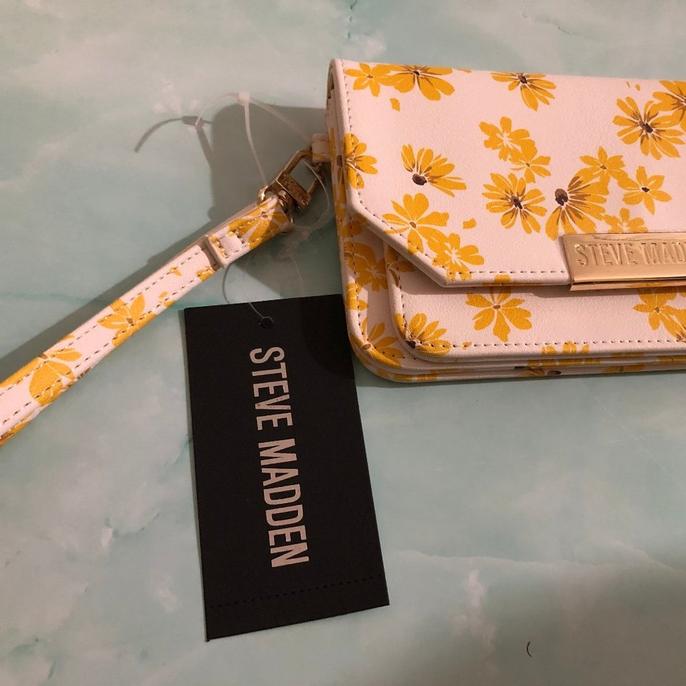 Flap Wristlet STEVE MADDEN Beautiful Yellow Floral & Functionality - Picture 7 of 16